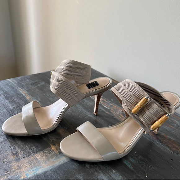 WHBM sz 7.5 Taupe Terraine. Great condition. One scuff- front strap noted in pic - Picture 5 of 9